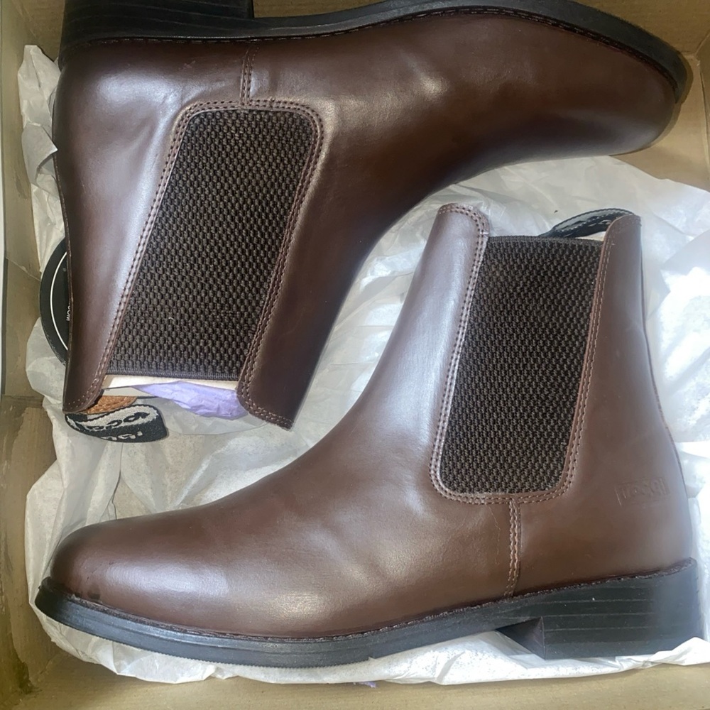 Nib Toggi ottowa size 6 brown